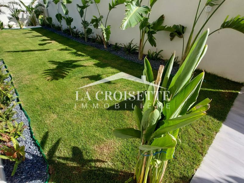 Triplex S+3 avec jardin à La Marsa